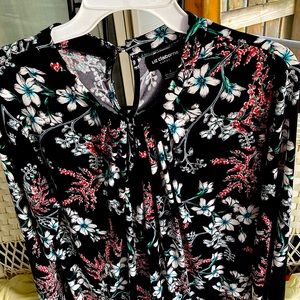 Liz Claiborne pretty floral top/blouse for those cooler days ahead.